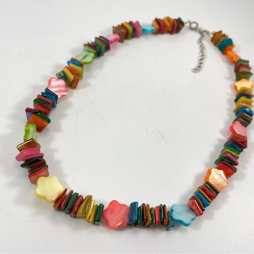 Mother of Pearl Chip Necklace Natural Chip and Stare Rainbow Colored Silver Tone - Picture 6 of 7